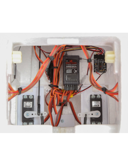 Cessna 150 Carbon-Z (env 2,1M)  BNF E-flite EFL1450