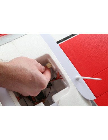 Cessna 150 Carbon-Z (env 2,1M)  BNF E-flite EFL1450