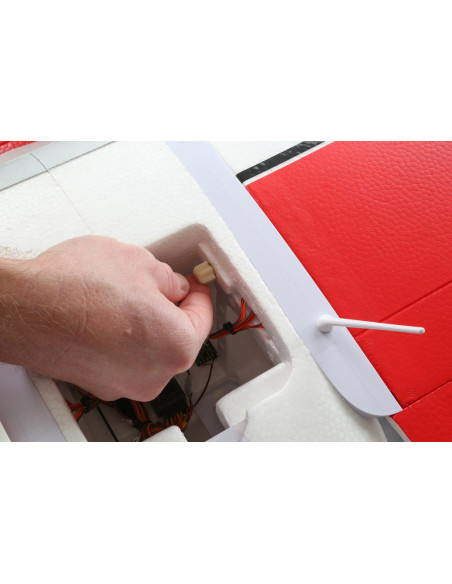 Cessna 150 Carbon-Z (env 2,1M)  BNF E-flite EFL1450