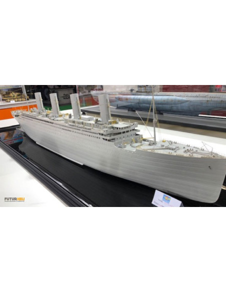 Titanic 1/200 ( longueur 1,3M ) Trumpeter 95T03713
