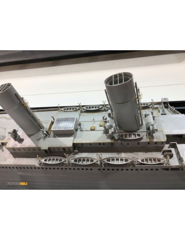 Titanic 1/200 ( longueur 1,3M ) Trumpeter 95T03713