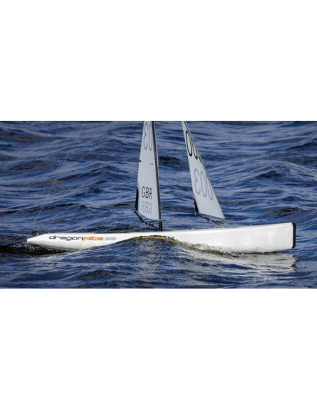 Voilier Dragon Flite 95 + Radio