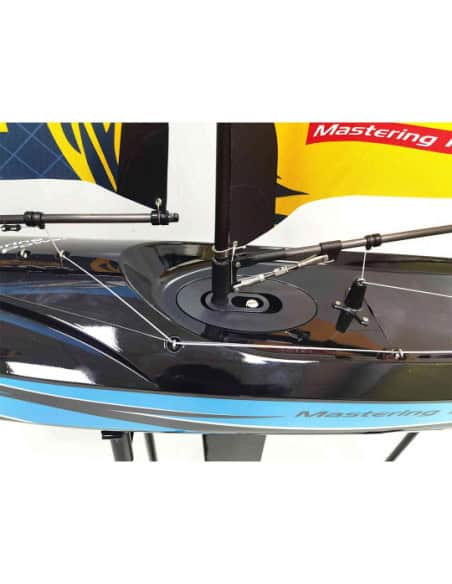 Voilier Focus V3 rouge PNP classe 1M