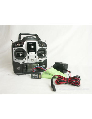 Futaba 6J  2.4 ghz mode2 accus TX et  RX + Chargeur