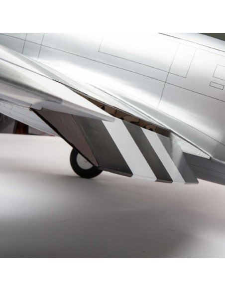 Hangar9 P47-D Thunderbolt 20cc ARF (env 1,70m ) HAN2990B