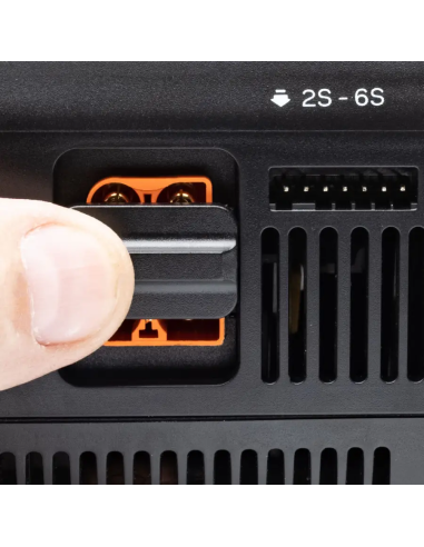 Prise du chargeur Spektrum distribué par futurheli