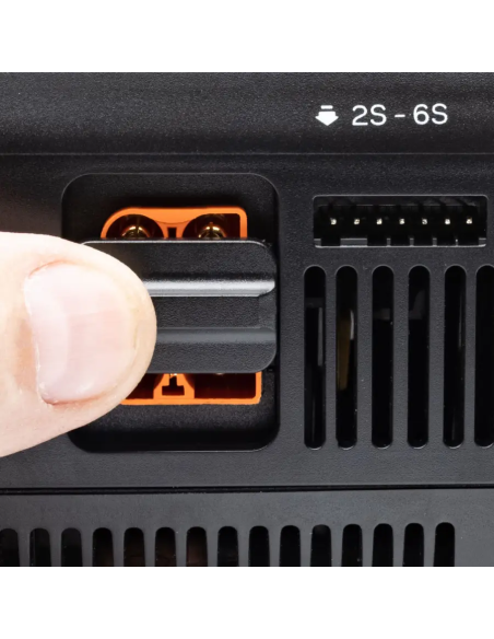 Prise du chargeur Spektrum distribué par futurheli